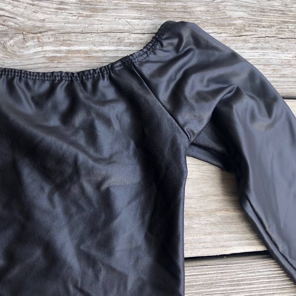 Off Shoulder Leather Crop Top - Picture 4 of 6
